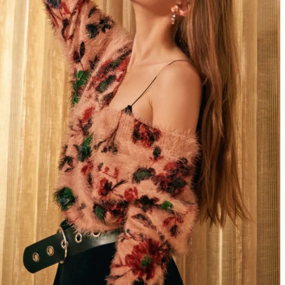 UO Oversized Fuzzy Floral Sweater, M